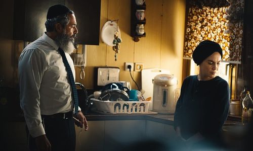 Neta Garty and Moris Cohen in The Policeman's Daughter (2020)