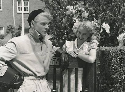 Birgitte Price and Ib Mossin in Far til fire på landet (1955)