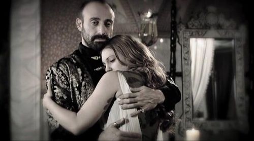 Halit Ergenç and Meryem Uzerli in The Magnificent Century (2011)