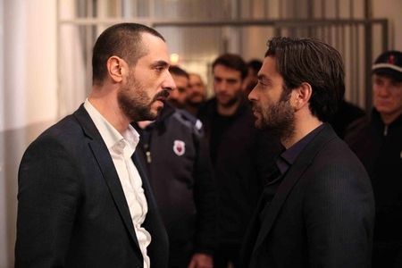 Emir Benderlioglu and Ozan Akbaba in Eskiya Dünyaya Hükümdar Olmaz (2015)