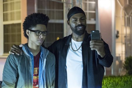 DeVaughn Nixon and Rhenzy Feliz in Runaways (2017)