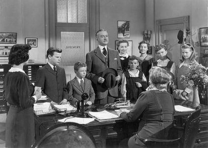 Jeanne Crain, Betty Barker, Barbara Bates, Patti Brady, Teddy Driver, Jimmy Hunt, Caryl Lincoln, Roddy McCaskill, Carol 