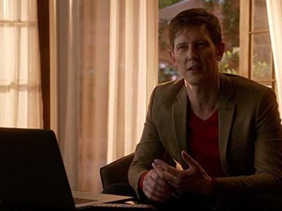 Gabriel Mann in Revenge (2011)