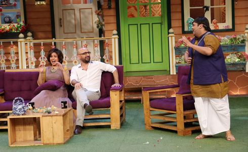 Sunidhi Chauhan, Hitesh Sonik, Kiku Sharda, and Kapil Sharma in The Kapil Sharma Show (2016)