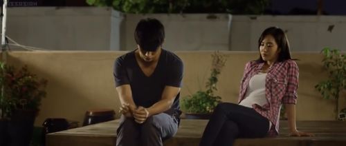 Yuri Kwon and Seo In-Guk in No Breathing (2013)