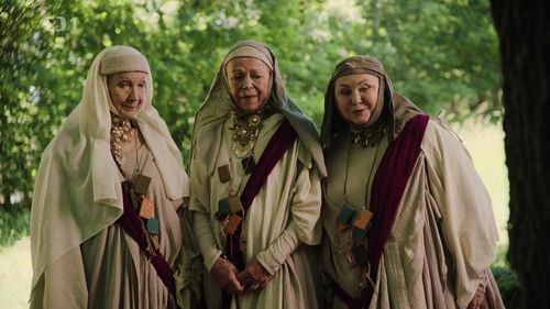 Iva Janzurová, Daniela Kolárová, and Nada Konvalinková in Jak si nevzít princeznu (2021)