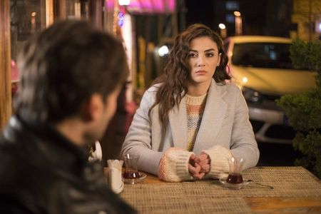 Burcu Özberk in Aslan Ailem (2017)