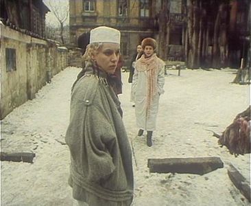 Larisa Shakhvorostova in Rebyonok k noyabryu (1992)