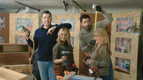 Susan Olsen, Maureen McCormick, Drew Scott, and Jonathan Silver Scott in Building Brady: The Property Sisters (2019)