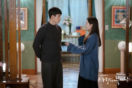 Son Ye-jin and Hyun Bin in Crash Landing on You (2019)