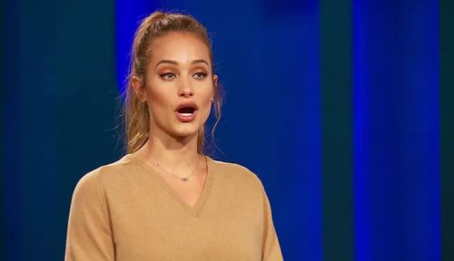 Hannah Jeter in Project Runway Junior (2015)