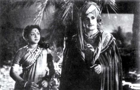 N.T. Rama Rao and Rajasulochana in Raja Makutam (1959)