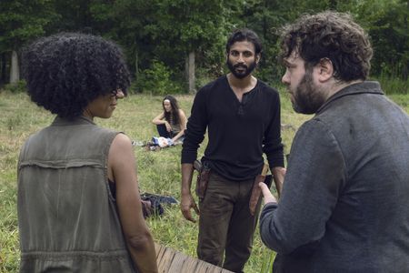 Dan Fogler, Eleanor Matsuura, Lauren Ridloff, and Avi Nash in The Walking Dead (2010)