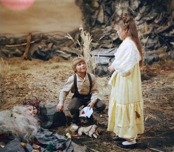 Zlata Adamovská, Klára Jandová, and Pavel Mang in Démantový dést (1990)