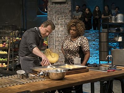 Bobby Flay and Sunny Anderson in Beat Bobby Flay (2013)