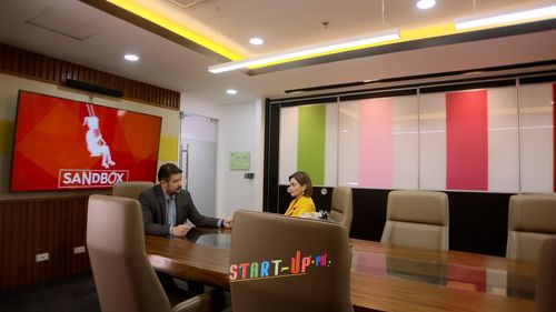 Gabby Eigenmann and Yasmien Kurdi in Start-Up Ph (2022)