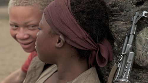 Serge Kanyinda and Rachel Mwanza in War Witch (2012)