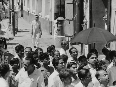 Anil Chatterjee in The Big City (1963)