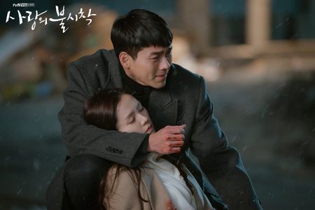 Son Ye-jin and Hyun Bin in Crash Landing on You (2019)