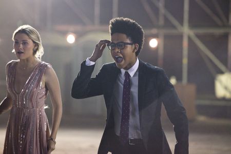 Virginia Gardner and Rhenzy Feliz in Runaways (2017)