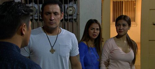 Emilio Garcia, Patricia Javier, and Sanya Lopez in Haplos (2017)