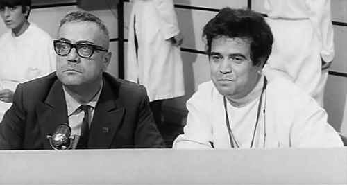 Emilio Rodríguez and Franco Moruzzi in 002 operazione Luna (1965)