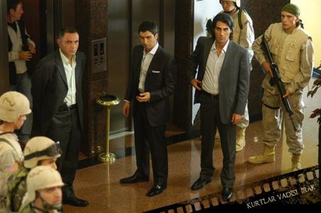 Necati Sasmaz, Gürkan Uygun, and Kenan Çoban in Valley of the Wolves: Iraq (2006)