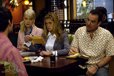 Mandy Patinkin, Callum Blue, Laura Harris, and Ellen Muth in Dead Like Me (2003)