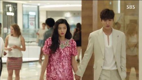 Jun Ji-hyun and Lee Min-Ho in Legend of the Blue Sea (2016)