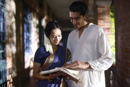 Devika Bhise and Dev Patel in The Man Who Knew Infinity