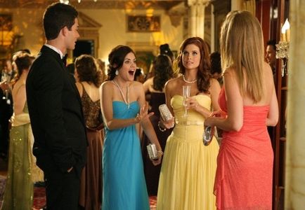 JoAnna Garcia Swisher, Lucy Hale, Kristina Apgar, and Brian Hallisay in Privileged (2008)