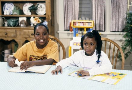 Jaimee Foxworth and Kellie Shanygne Williams in Family Matters (1989)