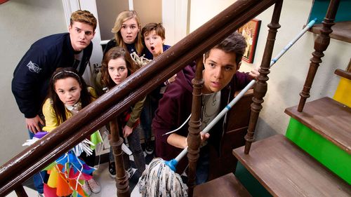 Stony Blyden, Maemae Renfrow, Daan Creyghton, Zoë Harding, Thomas Jansen, and Kyra Isako Smith in Hunter Street (2017)