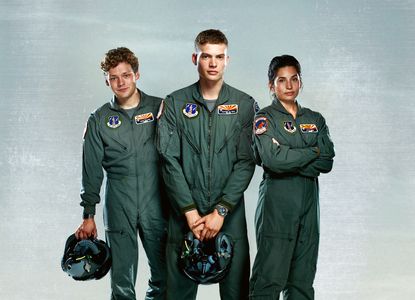 Soy Kroon, Josha Stradowski, and Sinem Kavus in High Flyers (2020)