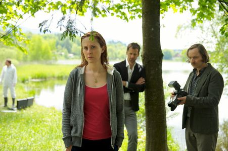 Thomas Schmauser, Florian Stetter, and Marlene Morreis in Die Frau aus dem Moor (2014)