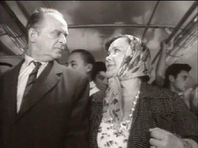 Pavel Sukhanov and Irina Zarubina in Pervyy trolleybus (1963)