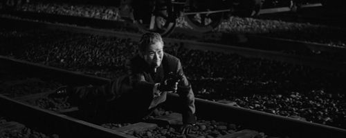 Shinsuke Ashida in Take Aim at the Police Van (1960)