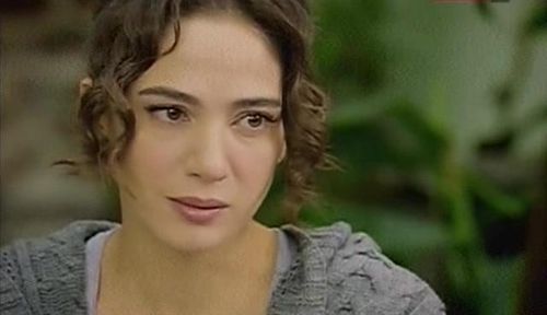 Melike Güner in Iffet (2011)