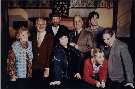 John Bluthal, Emma Chambers, James Fleet, Dawn French, Roger Lloyd Pack, Trevor Peacock, Liz Smith, and Gary Waldhorn in