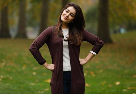 Raashi Khanna in Tholiprema (2018)