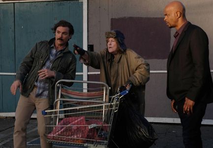 Damon Wayans, Clayne Crawford, and Casey Kramer in Lethal Weapon (2016)