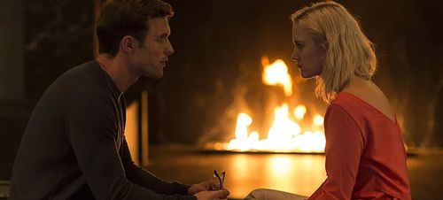 Maika Monroe and Ed Skrein in Tau (2018)