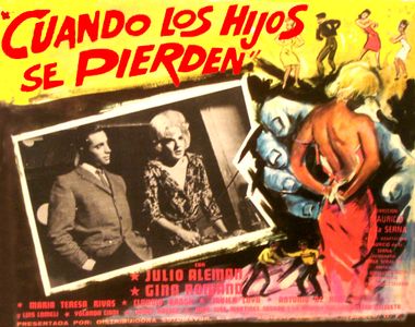 Julio Alemán and Gina Romand in Cuando los hijos se pierden (1963)