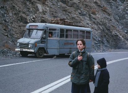 Tania Palaiologou, Stratos Tzortzoglou, and Michalis Zeke in Landscape in the Mist (1988)