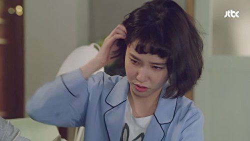 Park Eun-bin in Age of Youth (2016)