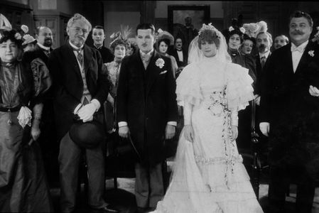 Marise Maia, Paul Ollivier, Albert Préjean, and Yvonneck in The Horse Ate the Hat (1928)