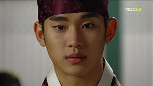 Kim Soo-hyun in Haereul poomeun dal (2012)