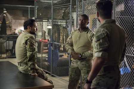 Edwin Hodge, Juan Pablo Raba, and Jaylen Moore in Six (2017)