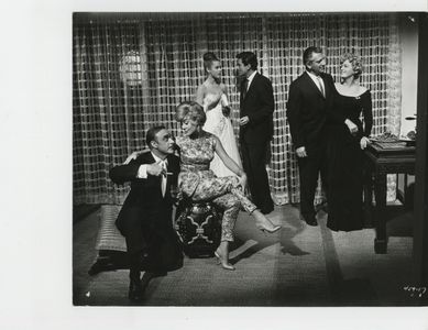 Jane Fonda, Shelley Winters, John Dehner, Glynis Johns, Harold J. Stone, and Efrem Zimbalist Jr. in The Chapman Report (