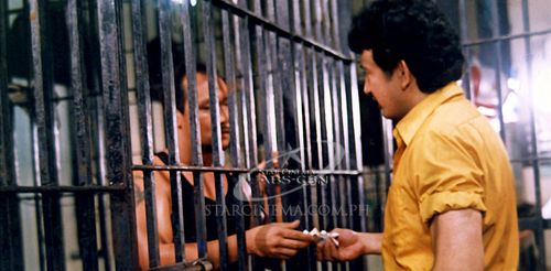 Rudy Fernandez and Jess Lapid Jr. in Lagalag: The Eddie Fernandez Story (1994)